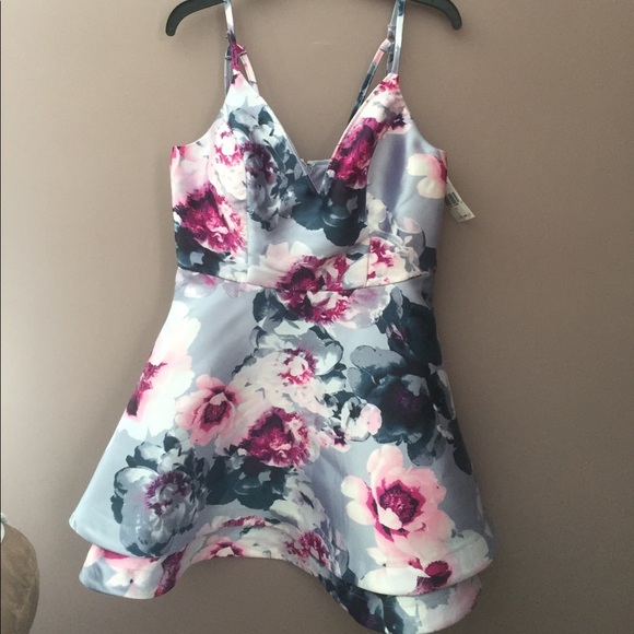 NWT Speechless Light‎ Purple Floral Mini Dress Vneck - Picture 1 of 8